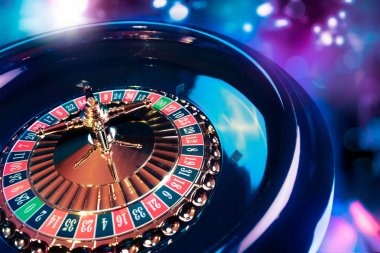 Gem Saviour slot game interface showing five reels and paytable symbols